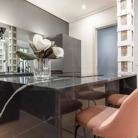 Contemporary Loft In The Historic Center By Rems